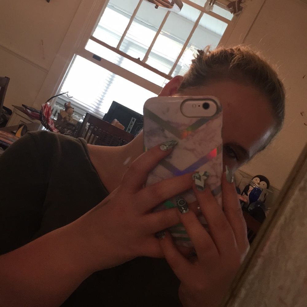 Meet your Posher, Ally